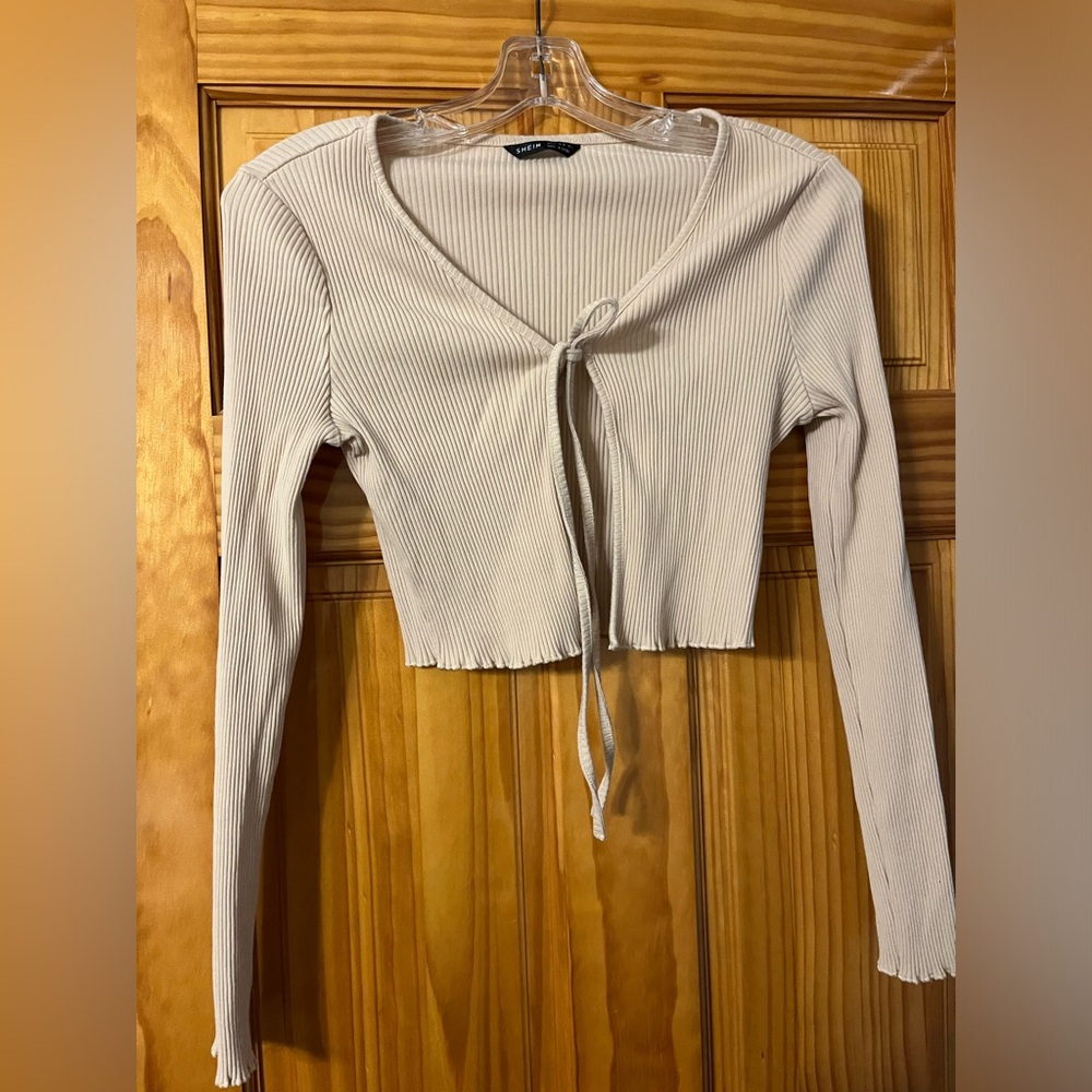 Long sleeve crop